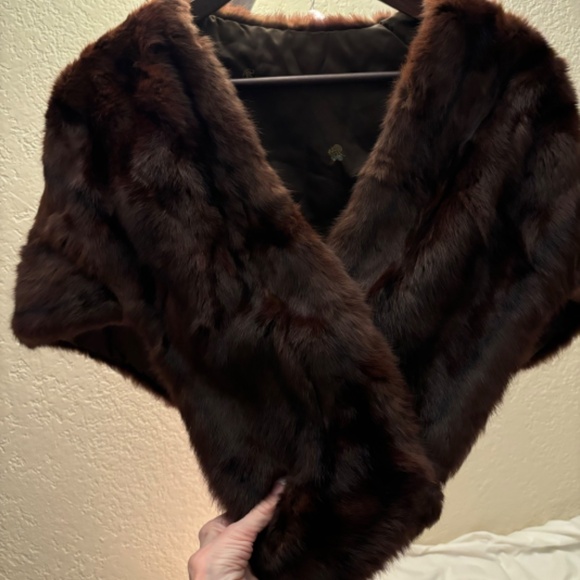 Mink Fur Stole/Shawl Size: Small - Picture 9 of 9